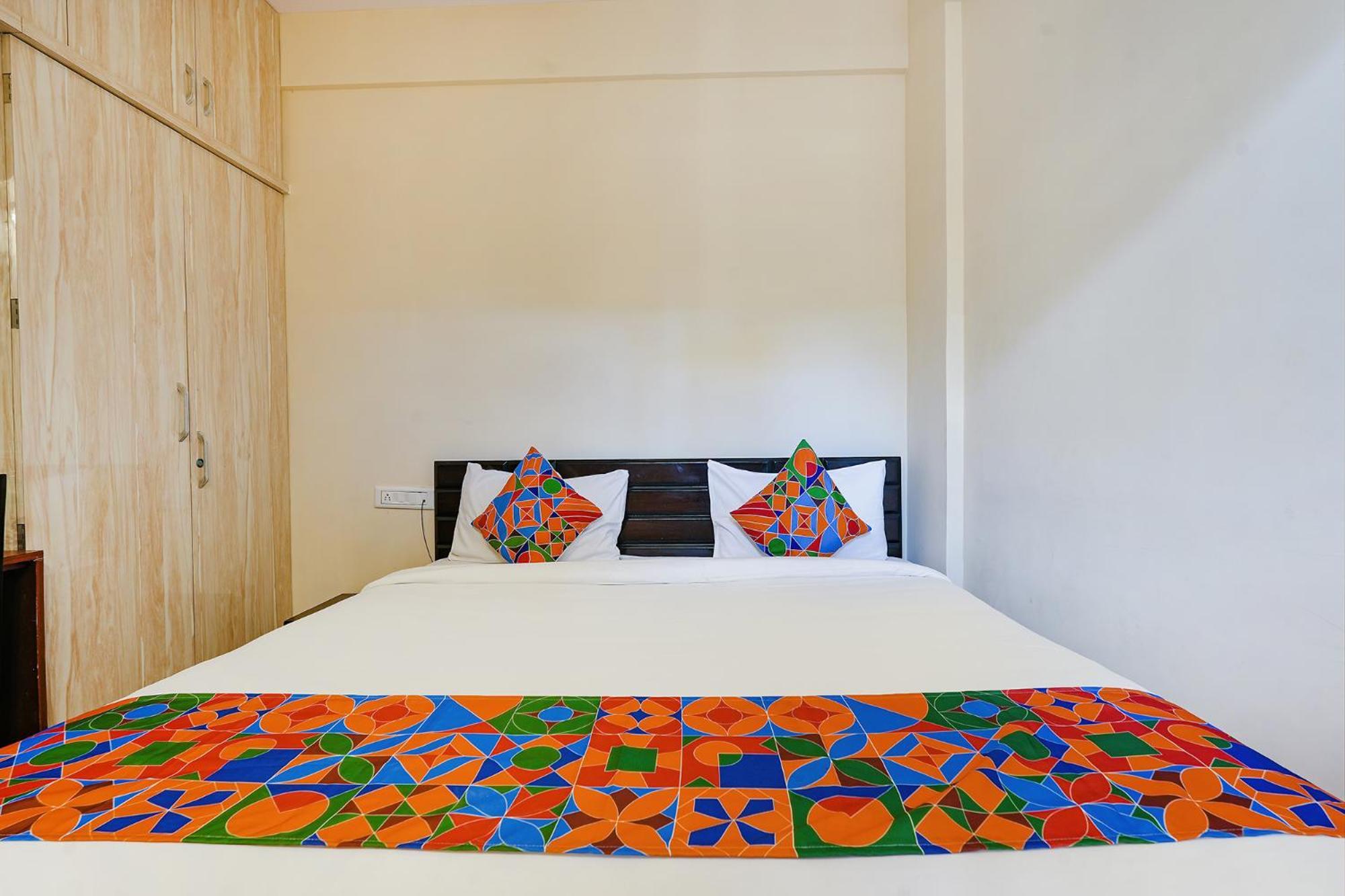 Fabhotel Crystal Suites Bangalore Exterior foto